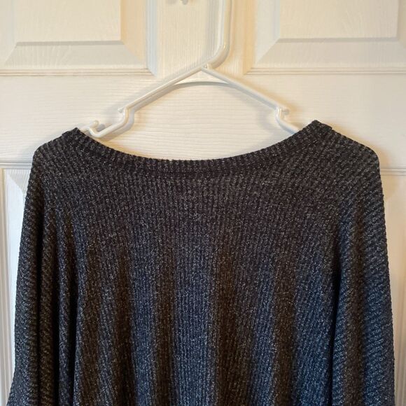 BKE Blouse Women’s Size Medium Charcoal Asymmetrical 3/4 Sleeve Strappy Back - Picture 2 of 9